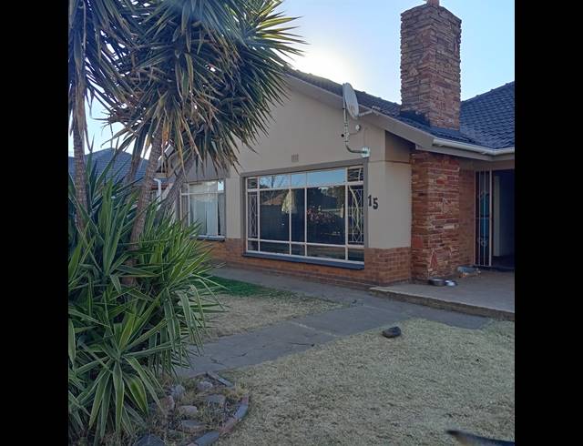4 BEDROOM HOUSE FOR SALE IN VANDERBIJLPARK SW 1
